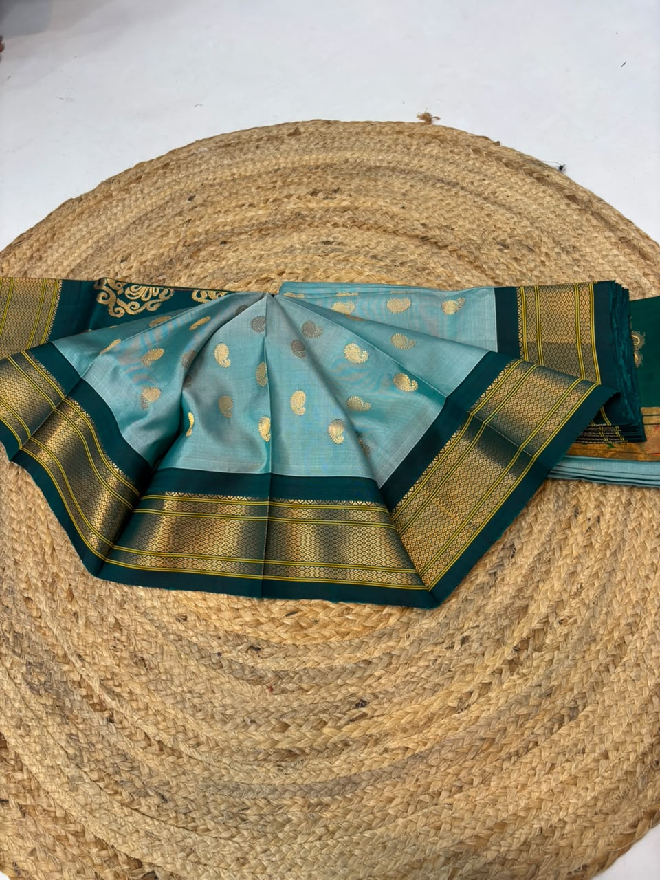 Kalanjali Paithani